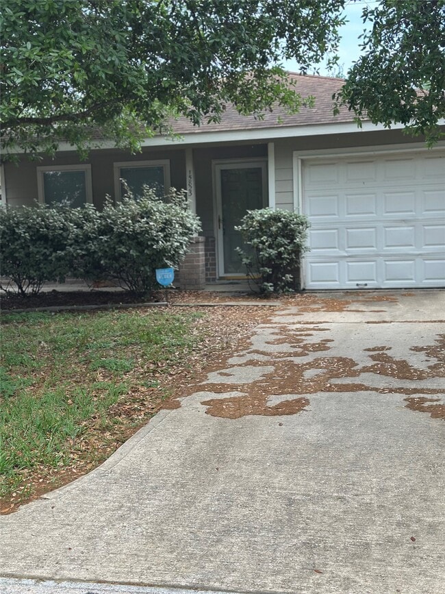 Building Photo - 15823 Regal Trace Ln