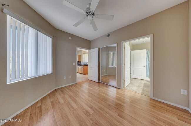 Building Photo - 2929 W Yorkshire Dr