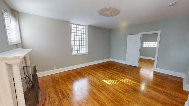 Building Photo - 3517 Magnolia Ave
