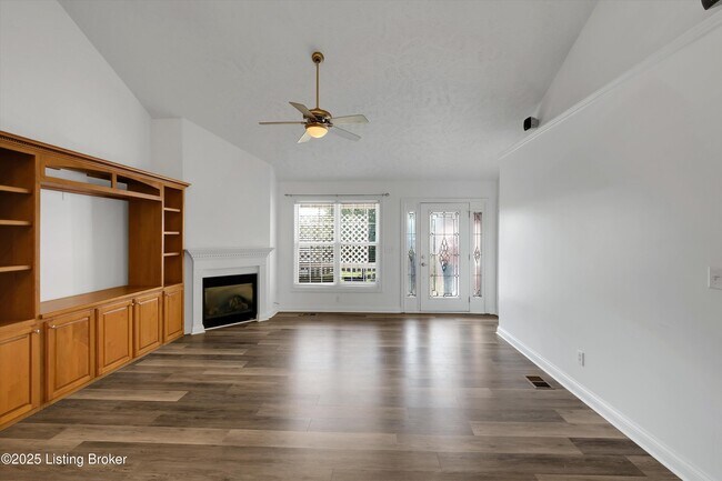 Building Photo - 12611 Bernay Pl