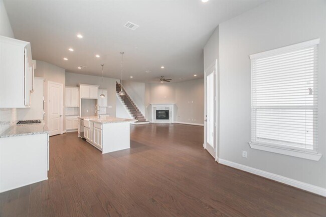 Building Photo - 2344 Goldenglade Dr
