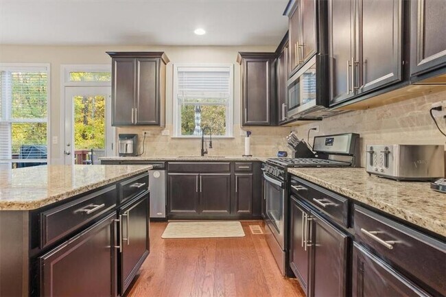 Building Photo - 821 Tramore Ct