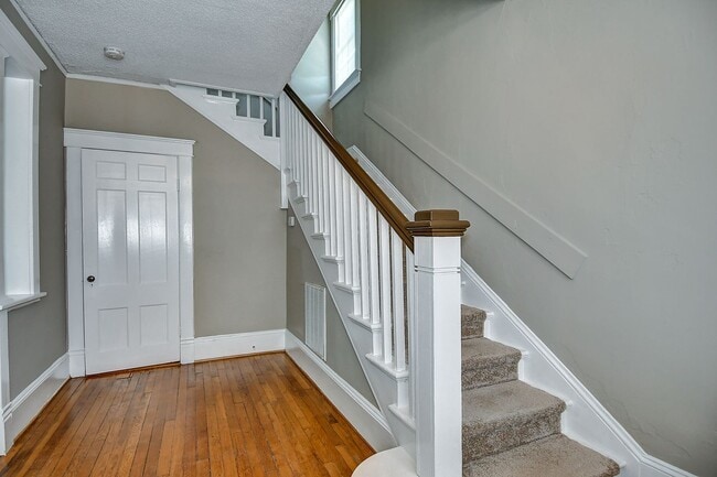 Building Photo - FOR RENT  - NORFOLK / ODU AREA