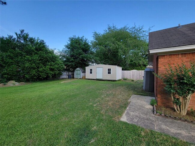 Building Photo - 6501 Juniper Tree Ln