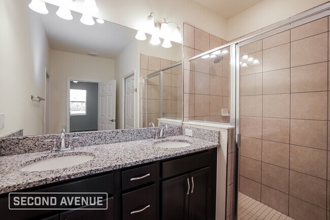 Building Photo - 2721 NW 18th Pl