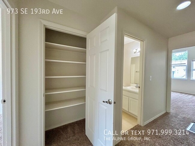 Building Photo - 973 SE 193rd Ave