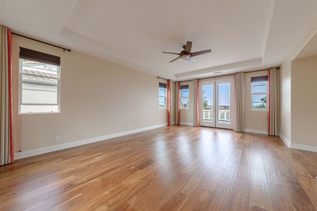 Building Photo - 935 Heron Cir