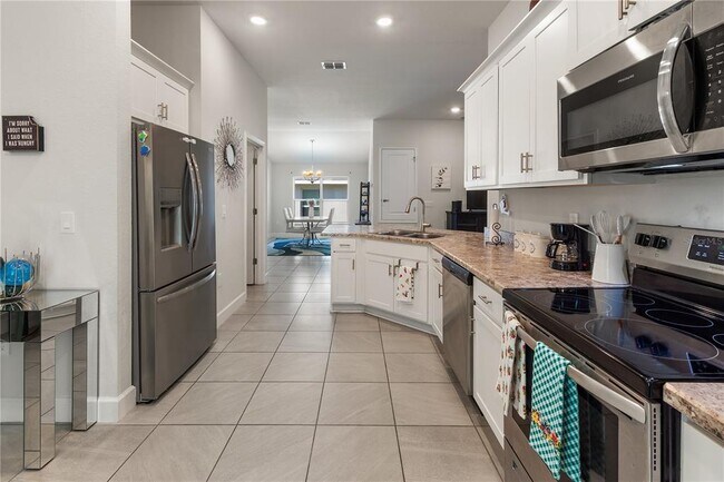Building Photo - 135 Krenson Bay Loop