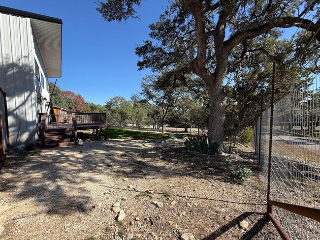 Building Photo - NEW ON MARKET