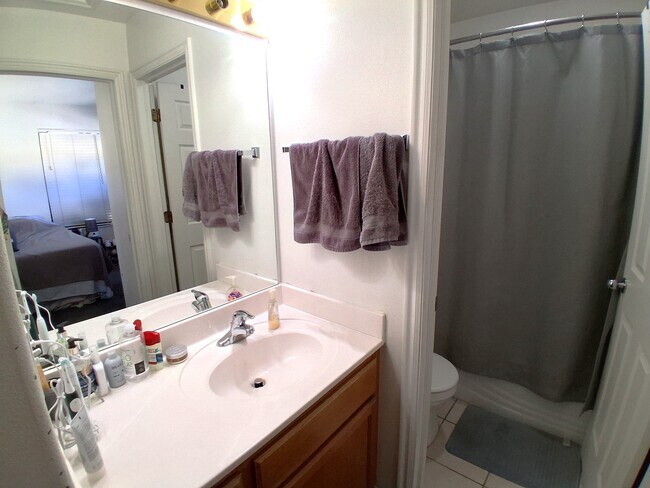 Building Photo - 879 E 350 N