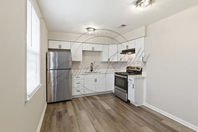 Building Photo - Two Bedroom Ranch Duplex in Hermitage with Updates and on Special!