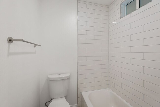 Interior Photo - 1555 S. St Andrews Pl