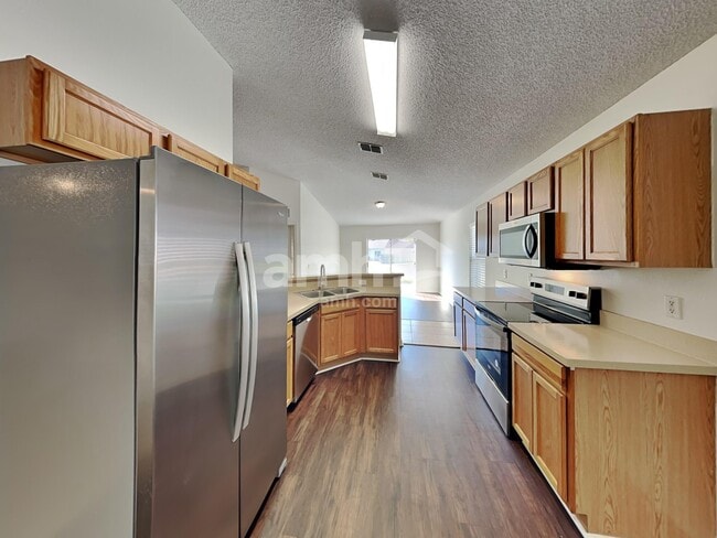 Building Photo - 8058 Misty Meadow Ct N