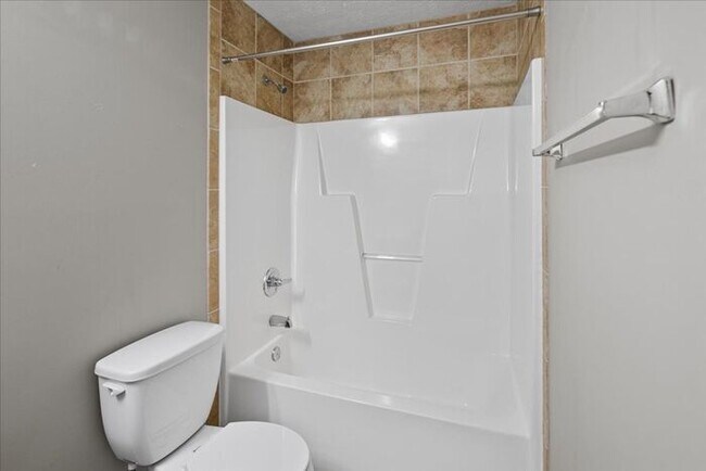 Building Photo - 3 Bedroom 2.5 Bath home in Grays Creek