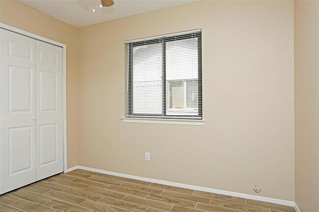 Building Photo - 22518 John Rolfe Ln