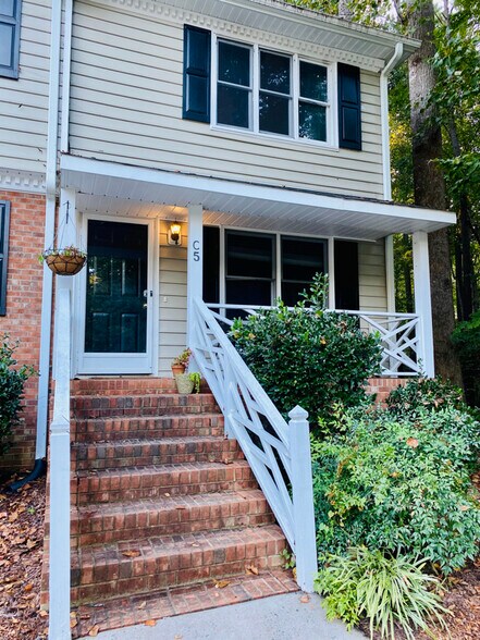 Building Photo - 300 NC-54