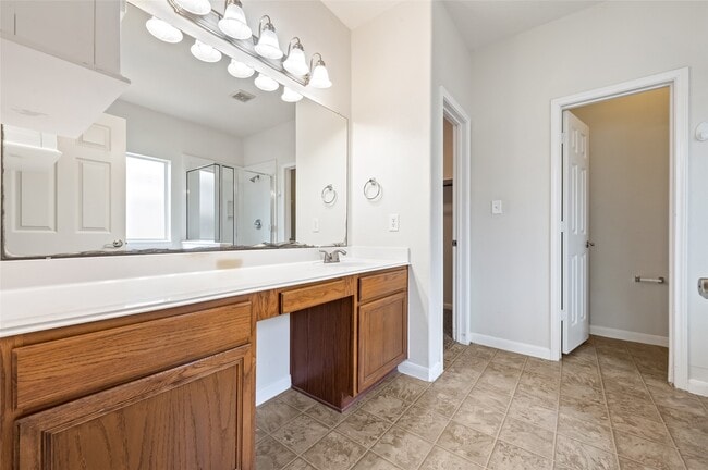 Building Photo - 8618 E Highlands Crossing