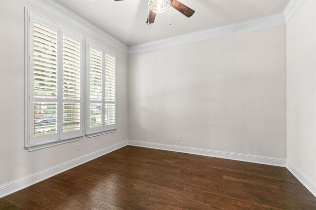 Building Photo - 18900 N Bee Cave Springs Cir