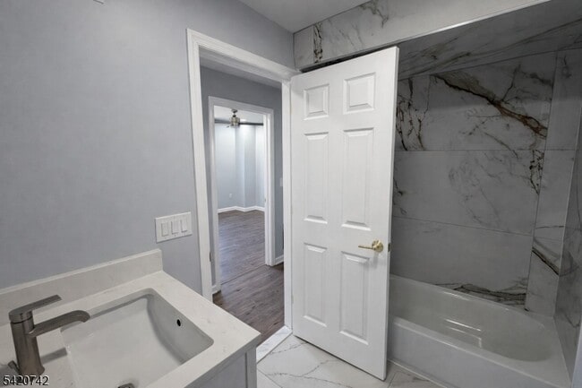 Building Photo - 95 19th Ave