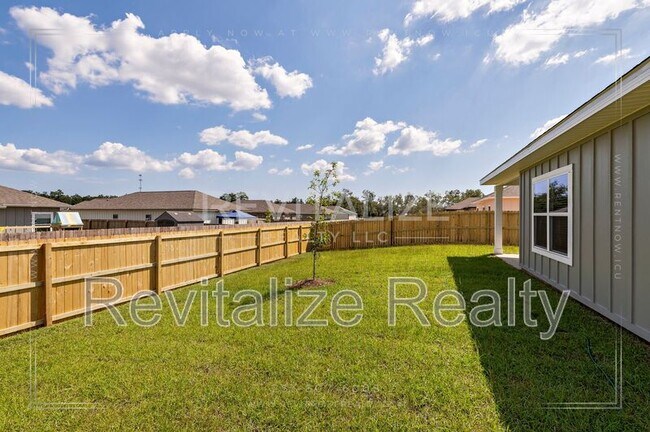 Building Photo - 13658 Addison Pl