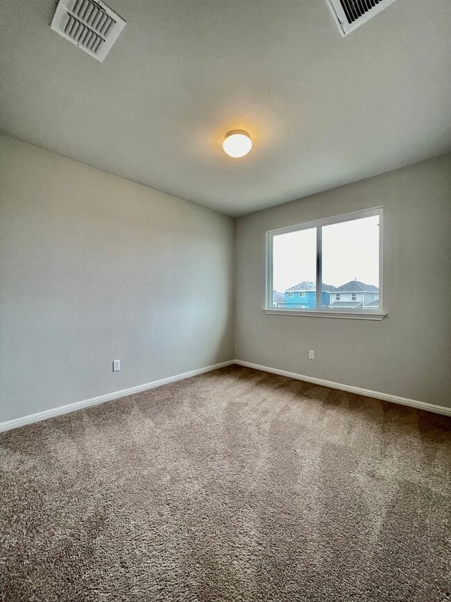 Building Photo - Beautiful Home in a Fantastic Community! Reduced Deposit!