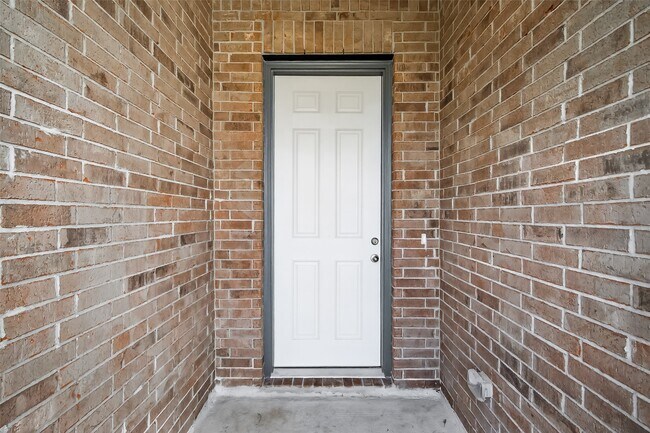 Building Photo - 6214 Severson Lake Ct
