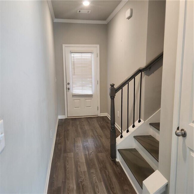 Building Photo - 5056 Silver Fox Trl