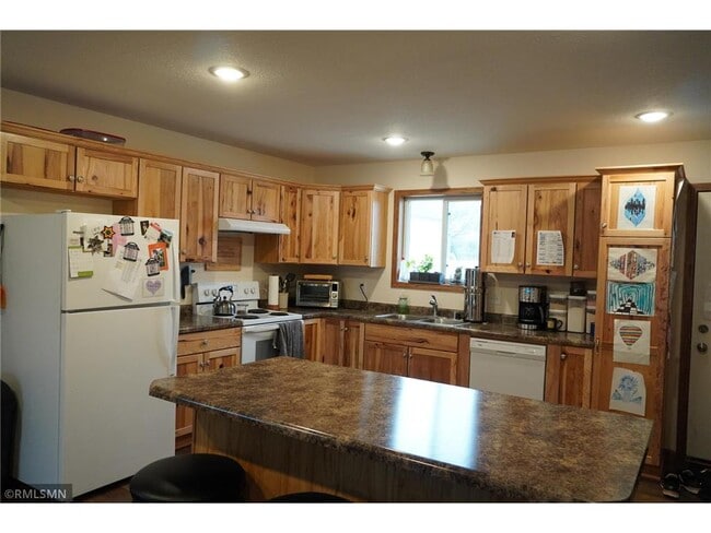Building Photo - 605 S Brookview Ln