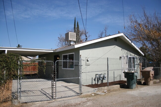 Building Photo - 525 Goodman St