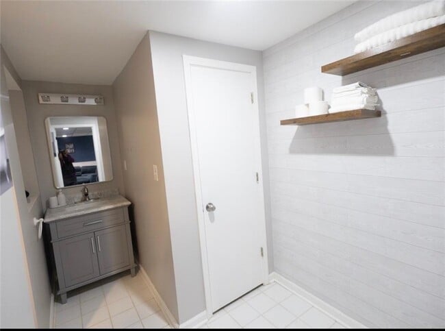 Building Photo - 1398 Branchwood Dr