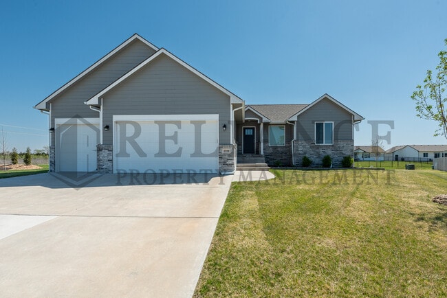 Primary Photo - 1558 N Aster Cir