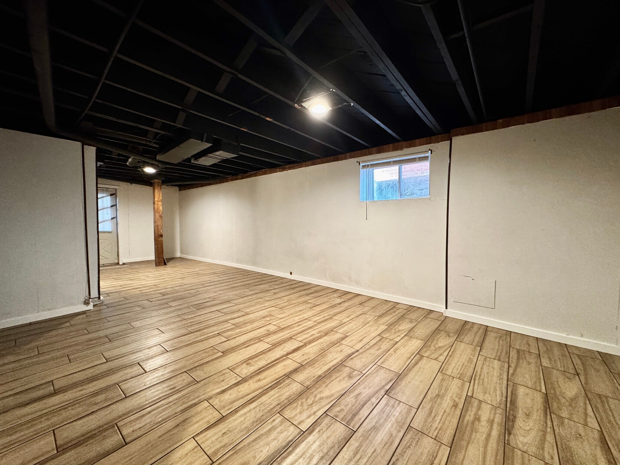 Building Photo - 6537 Mardel Ave
