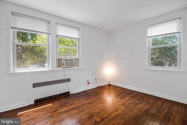 Building Photo - 4029 Benton St NW