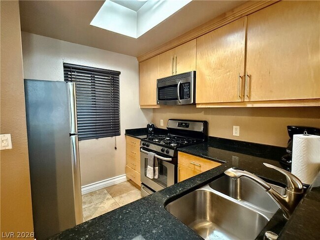 Building Photo - 210 E Flamingo Rd