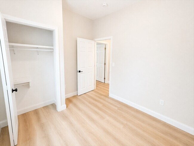 Building Photo - 53 White St