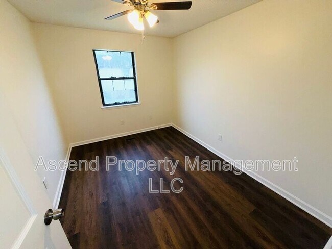 Building Photo - 807 Arlington Ave