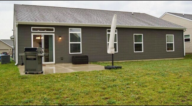 Building Photo - Newer Ranch Home in Avalon Bluff - 3 Bedrooms Plus a Den