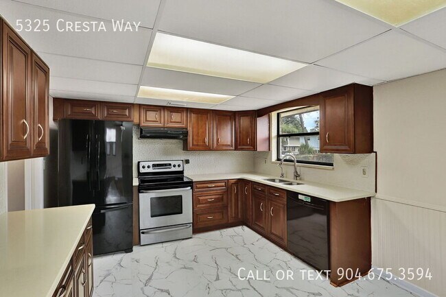 Building Photo - 5325 Cresta Way