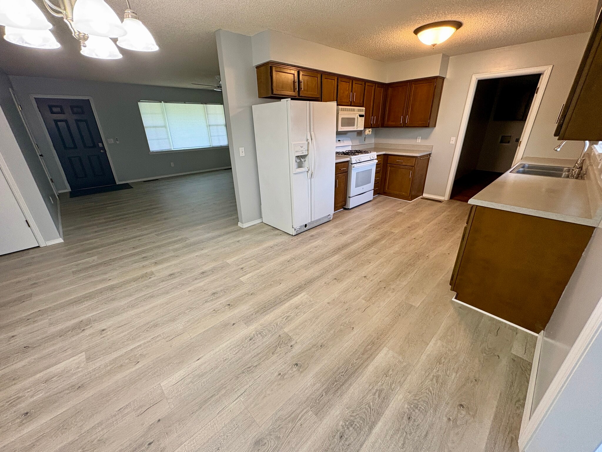 Building Photo - 1021 Cedar St