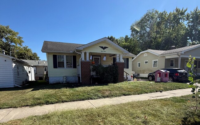 Building Photo - 1512 N Walnut Grove Ave