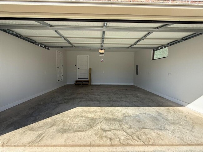 Building Photo - 4205 SW Pawhuska St