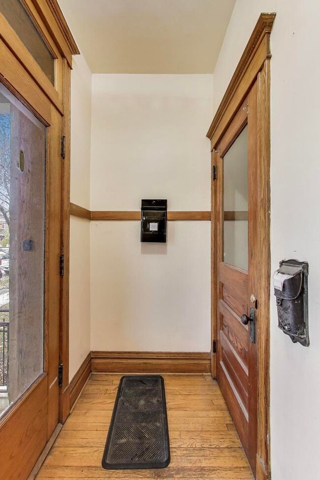 Building Photo - 3901 N Hamilton Ave