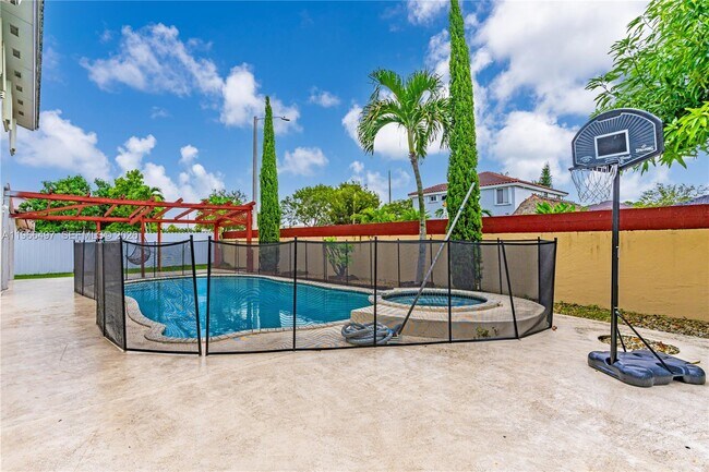 Building Photo - 14011 SW 156th Terrace