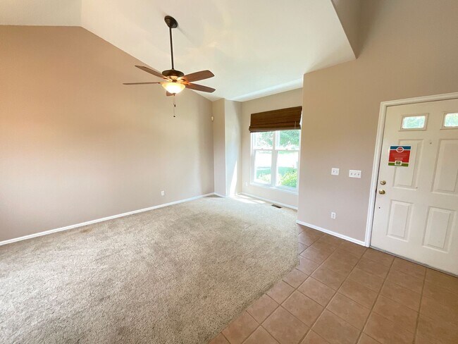 Building Photo - 4 Bedroom Home Available Near Constitution...