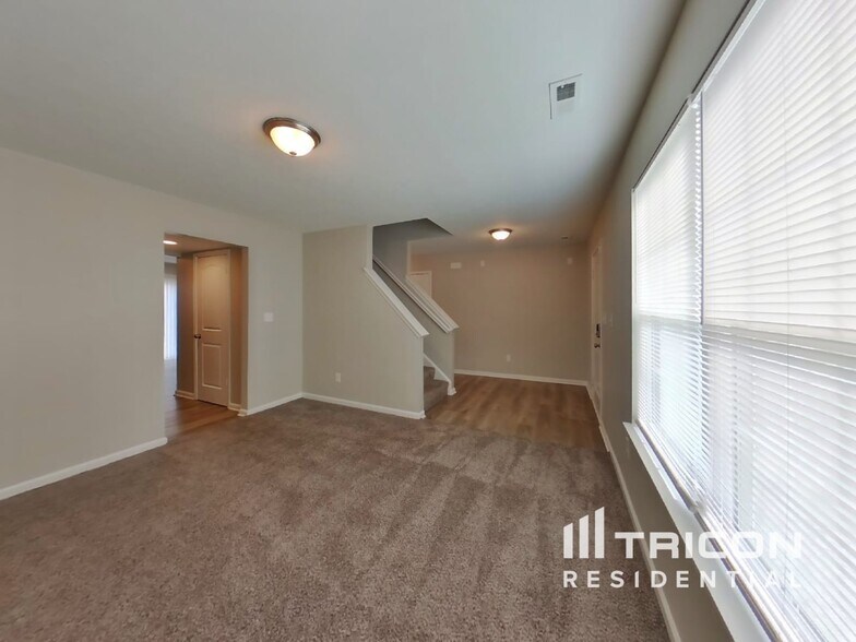 Building Photo - 2984 W Sampler St