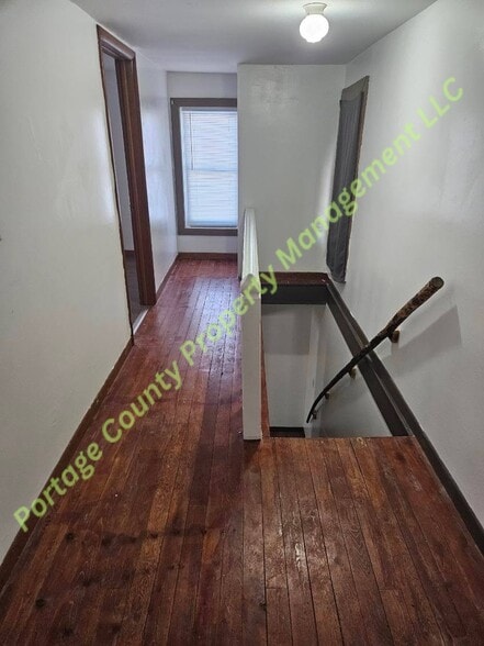 Building Photo - 409 Cedar St