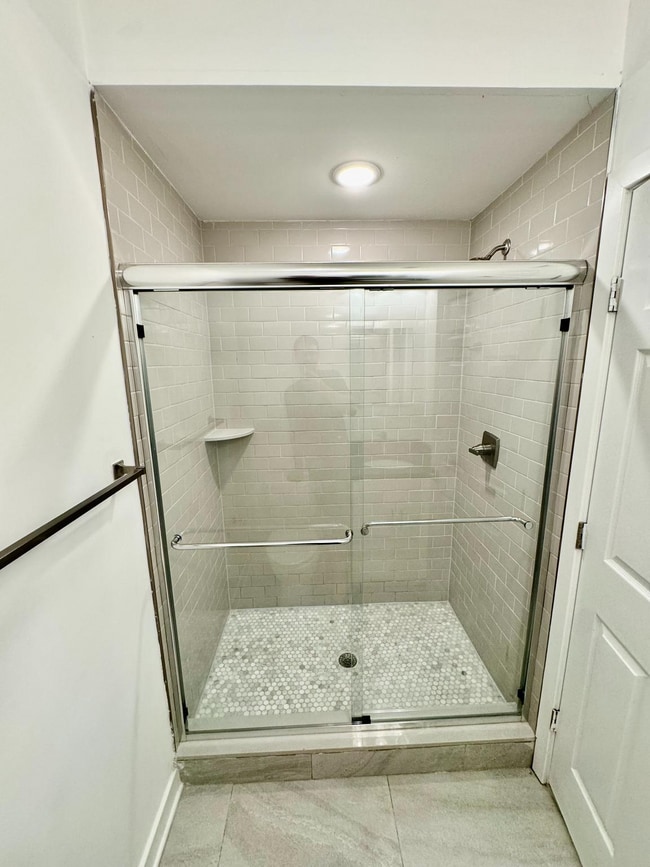 Building Photo - 2722 Master St