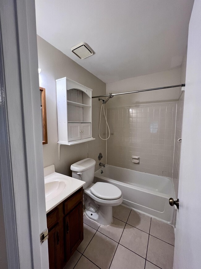 Building Photo - 8326 Summerglen Cir