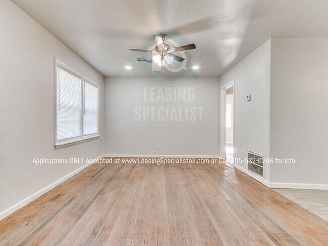 Building Photo - Charming Mid Norman 3 Bed 2 Bath Home!