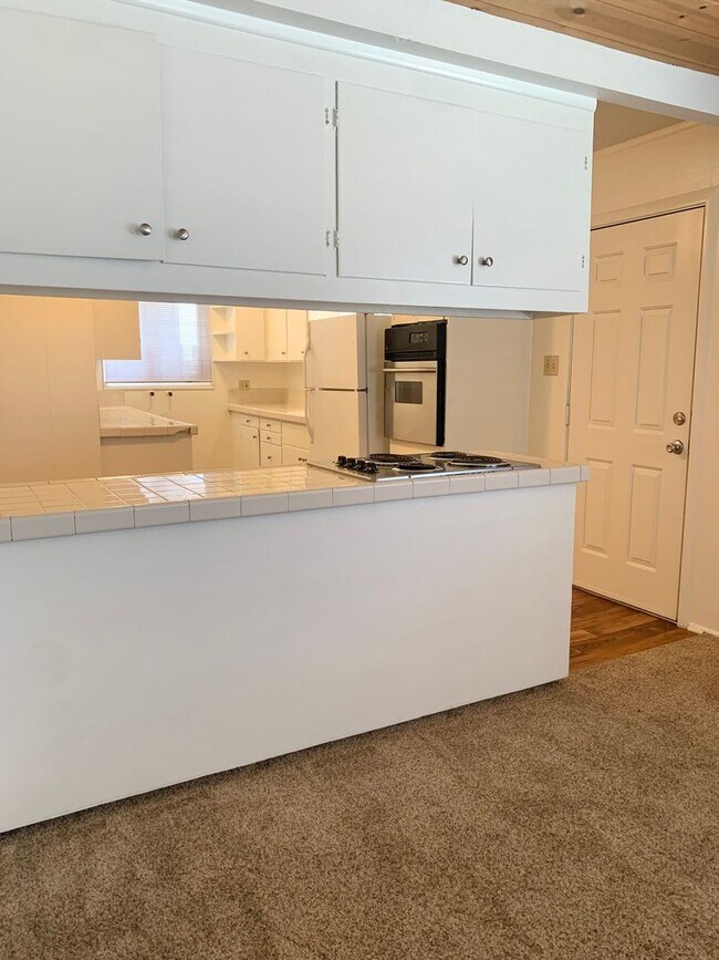 Building Photo - Del Playa Corner Duplex with Ocean Views (Managed By: EIPM, Inc.)